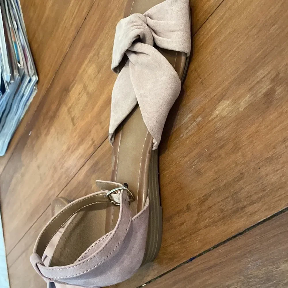 MakaLu California Size 9 Sandals Pink Suede - Picture 9 of 12